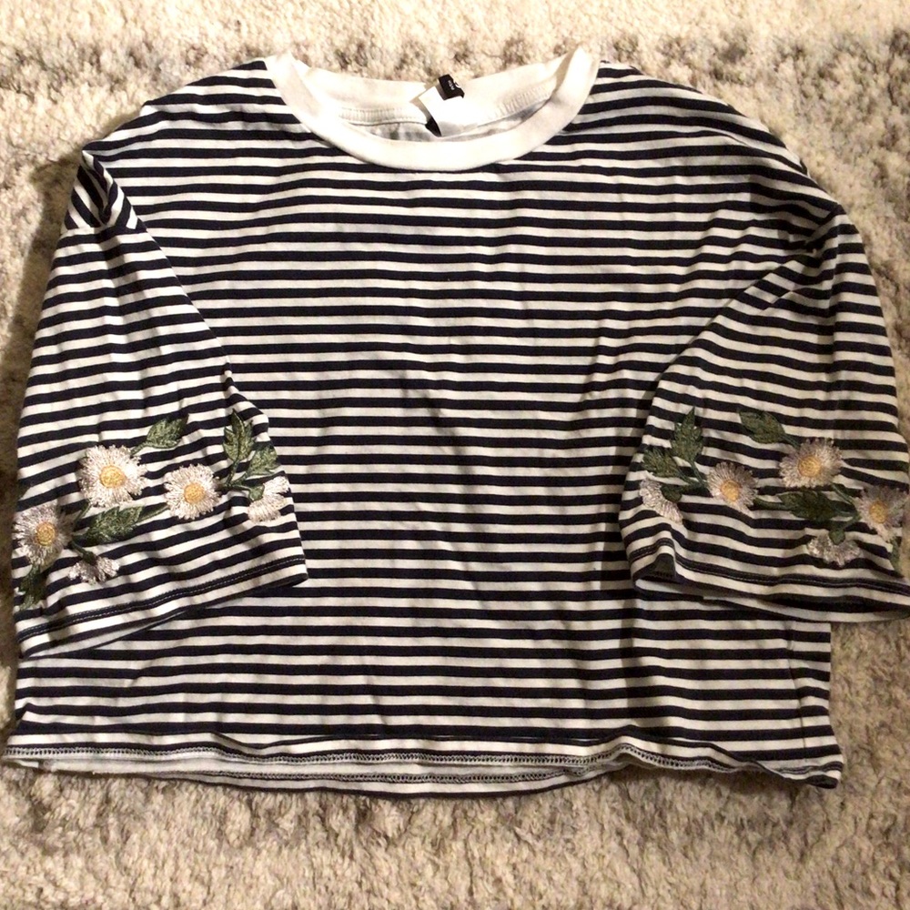 H&M Divided Embroidered Crop Top